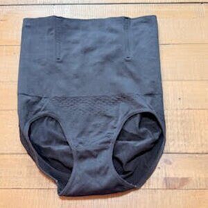 Black High-Waist Shapewear Brief Tummy Control Size XL/2XL